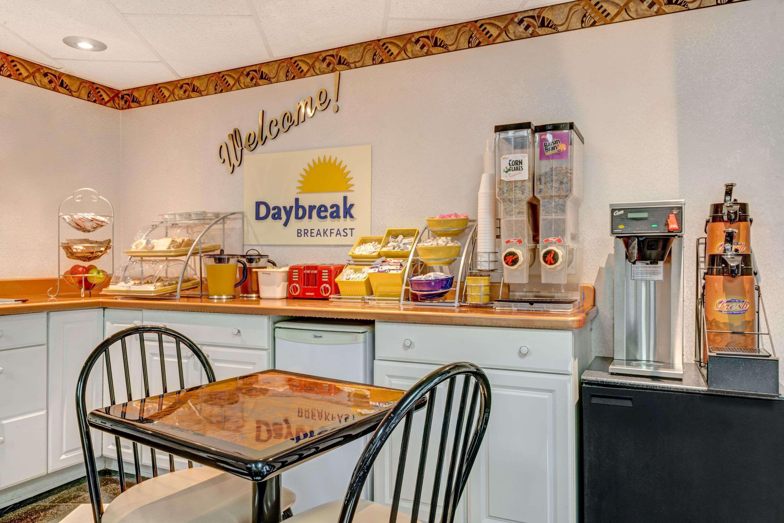 Days Inn By Wyndham Ridgefield Extérieur photo